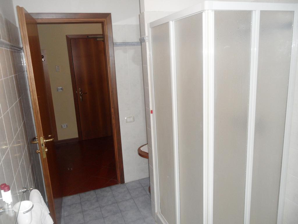 Hotel La Vedetta Ливорно Екстериор снимка