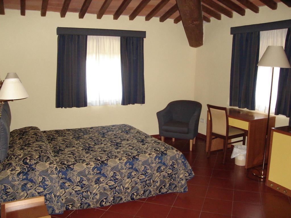 Hotel La Vedetta Ливорно Екстериор снимка