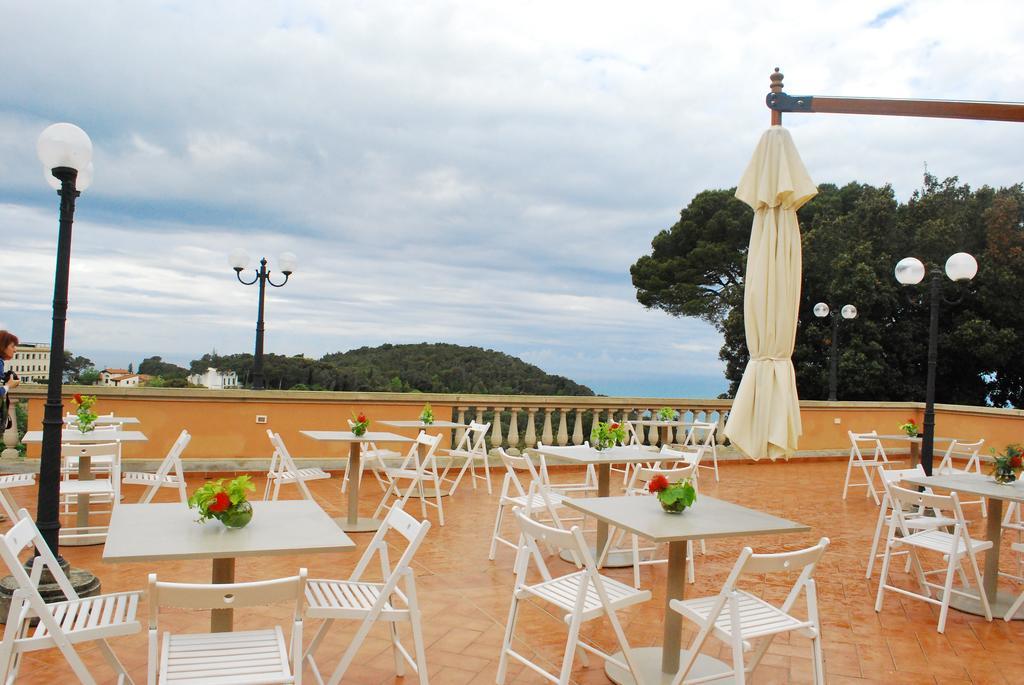 Hotel La Vedetta Ливорно Екстериор снимка