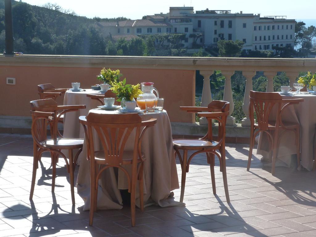 Hotel La Vedetta Ливорно Екстериор снимка