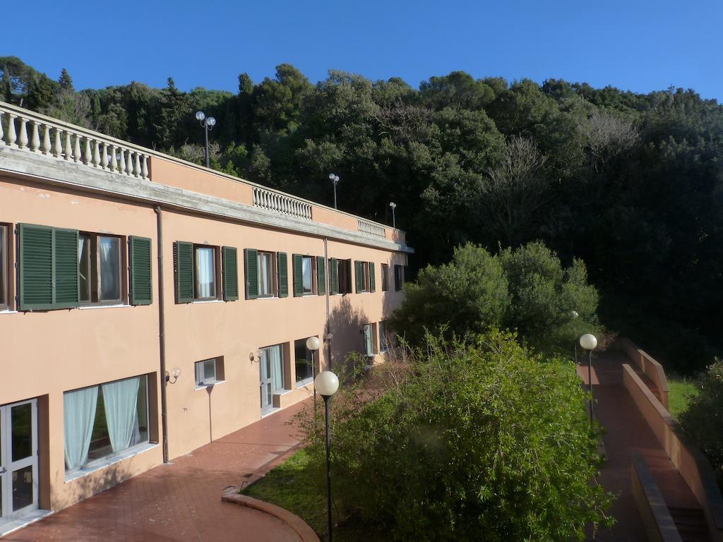 Hotel La Vedetta Ливорно Екстериор снимка