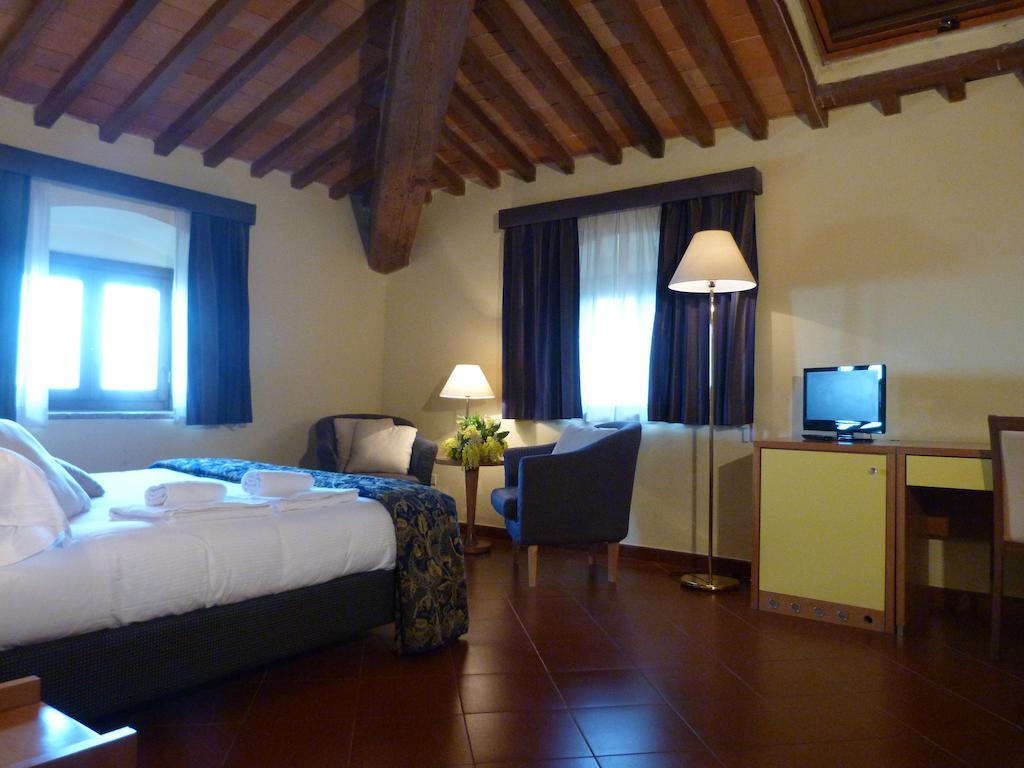 Hotel La Vedetta Ливорно Екстериор снимка
