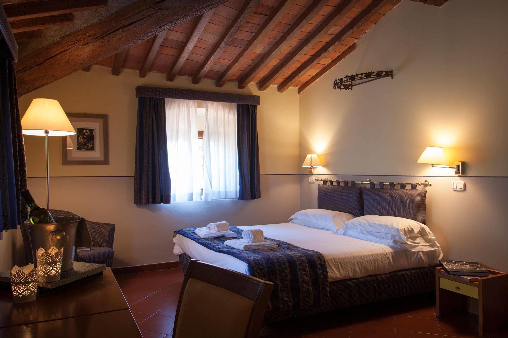 Hotel La Vedetta Ливорно Екстериор снимка