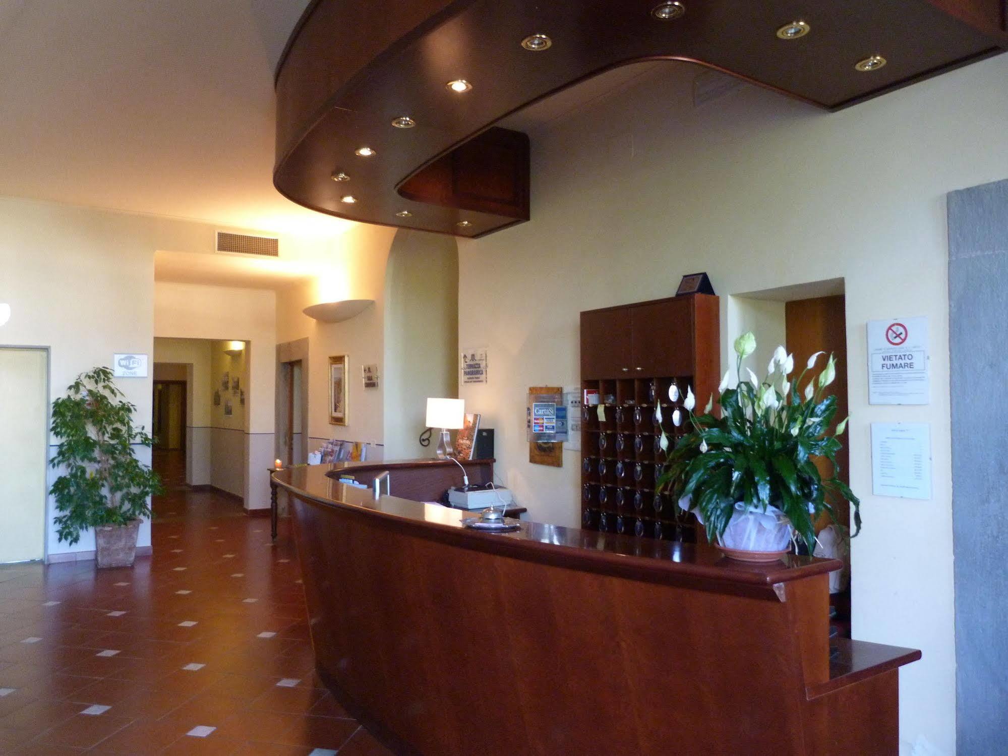 Hotel La Vedetta Ливорно Екстериор снимка