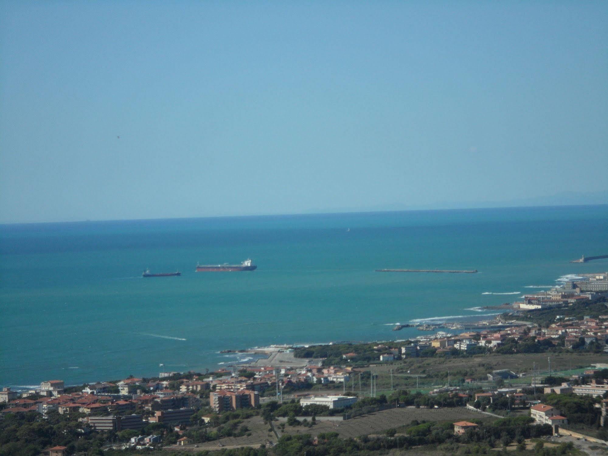 Hotel La Vedetta Ливорно Екстериор снимка